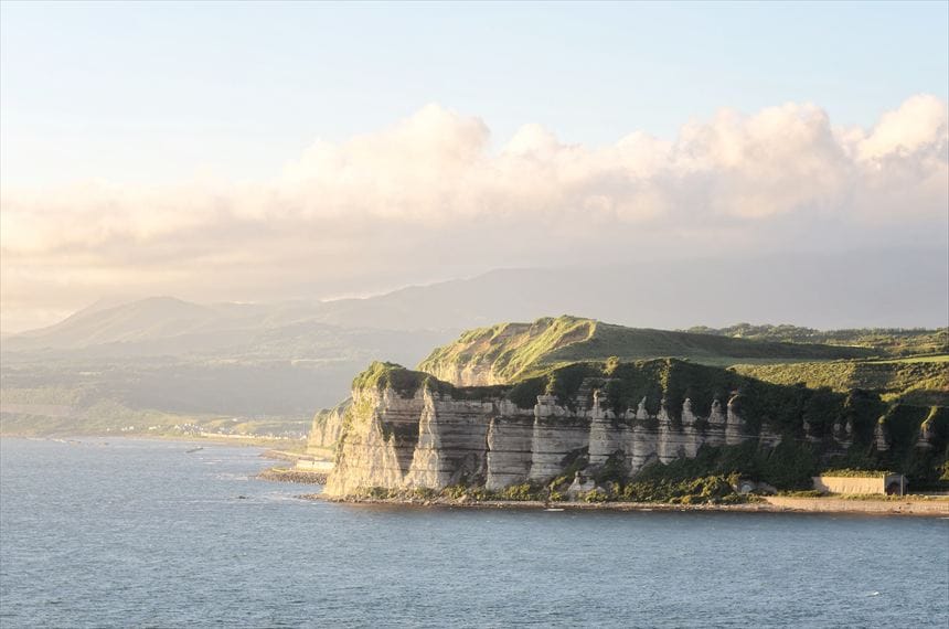 乙部 宮の森公園から望遠で切り撮った館の岬