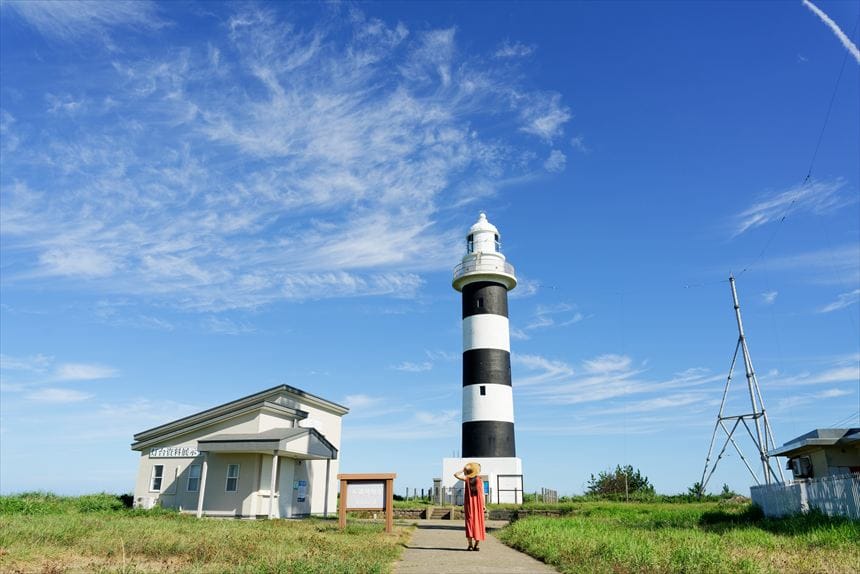 青空と入道埼灯台