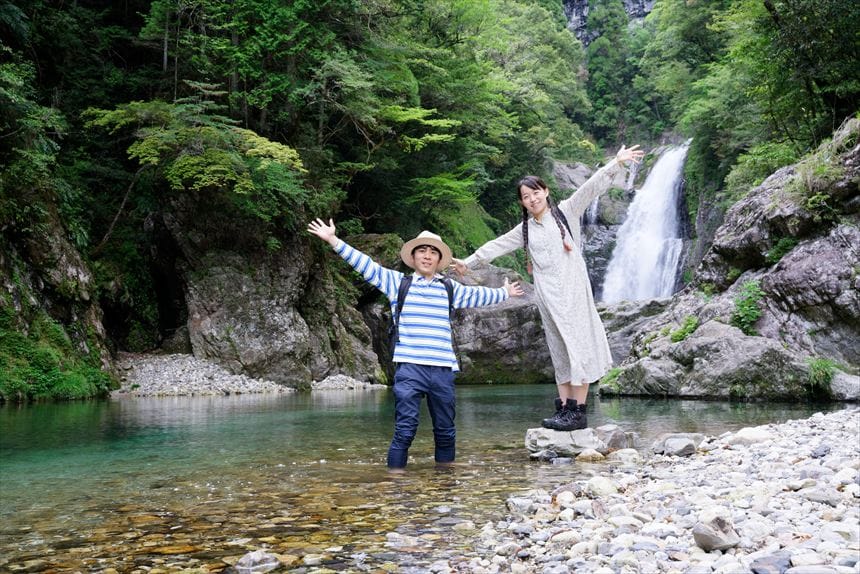 不動七重の滝の下流の滝壺