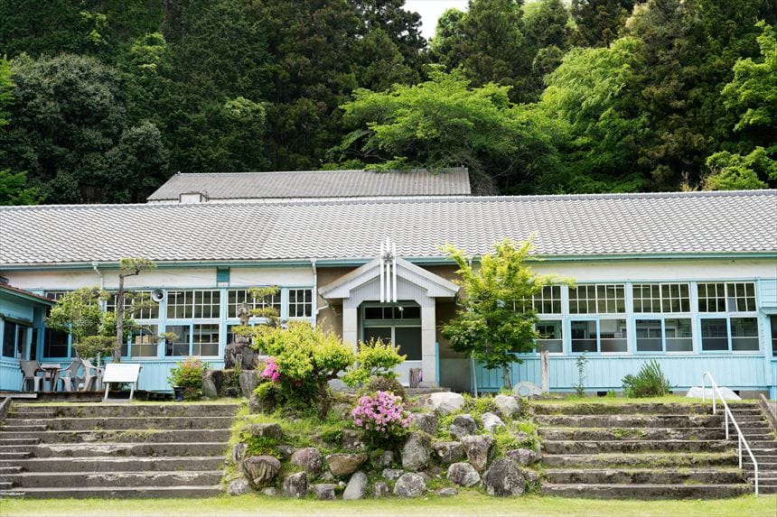 福岡県豊前市にある「もみじ学舎」の外観