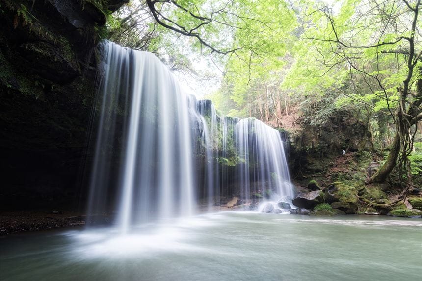 鍋ヶ滝　左側から