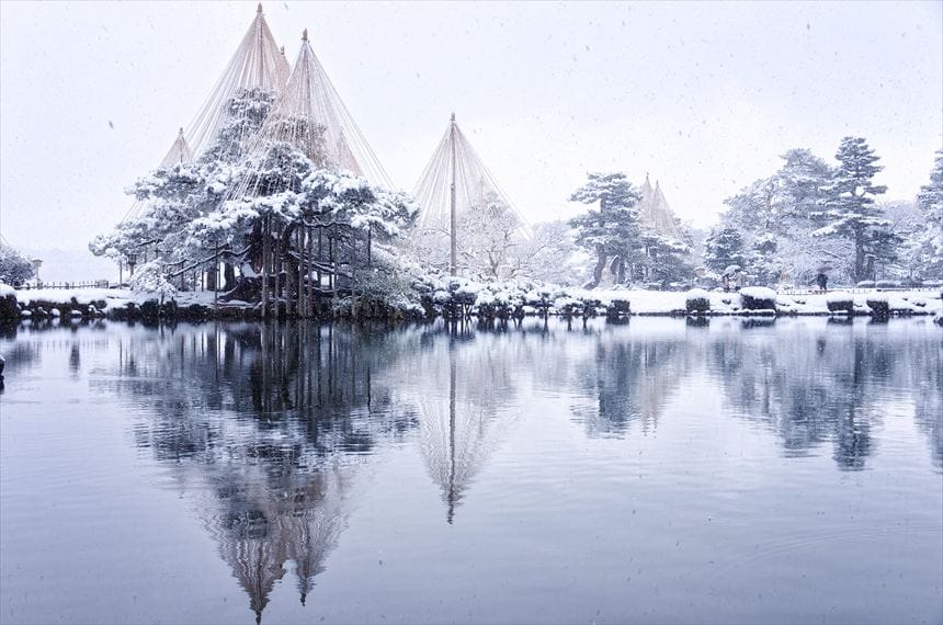 雪の兼六園