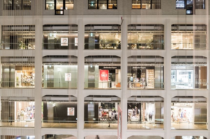 KITTE 内部の写真