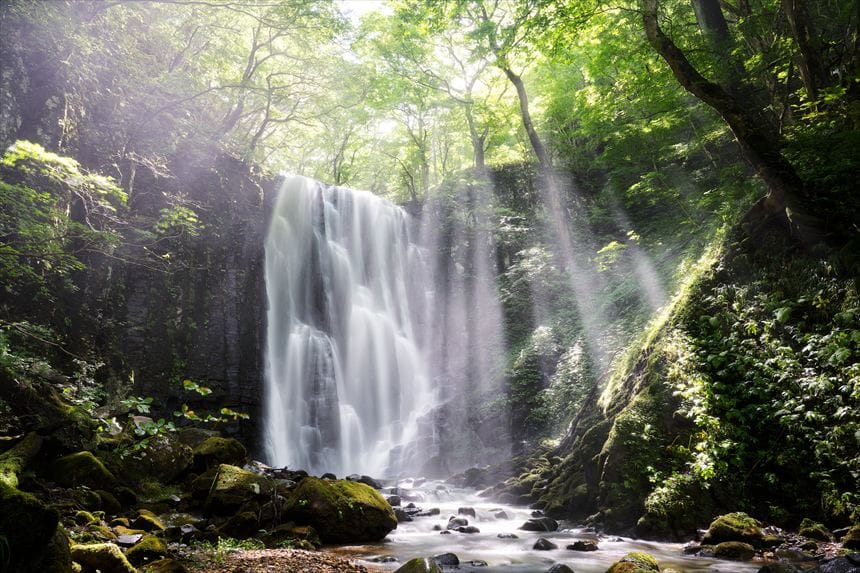 川を渡って対岸へ