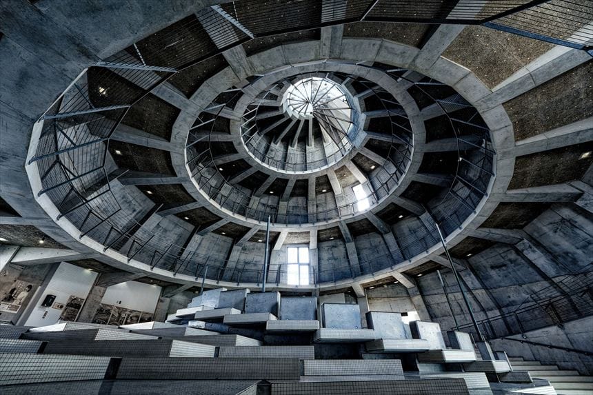 海のピラミッド