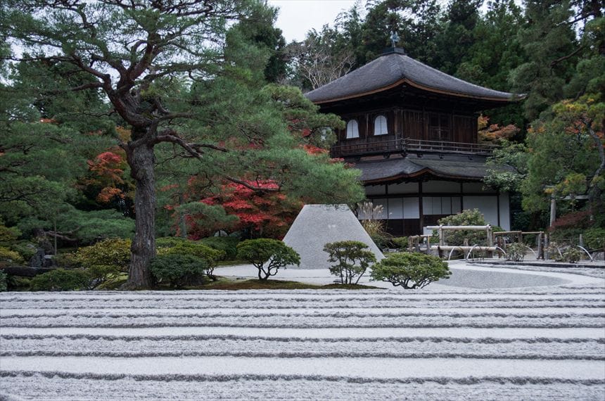 銀閣寺 銀閣寺 紅葉 「向月台」と「銀沙灘」