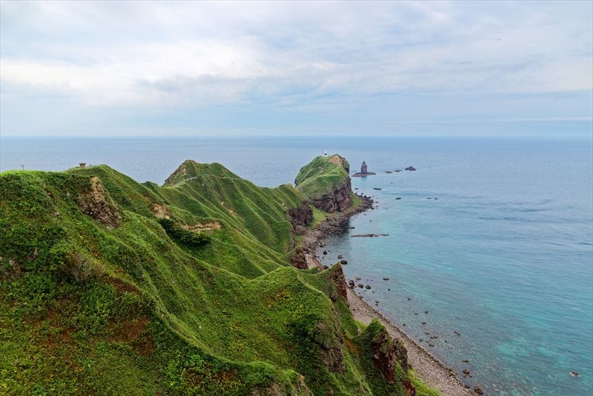 展望広場から見る神威岬全体像
