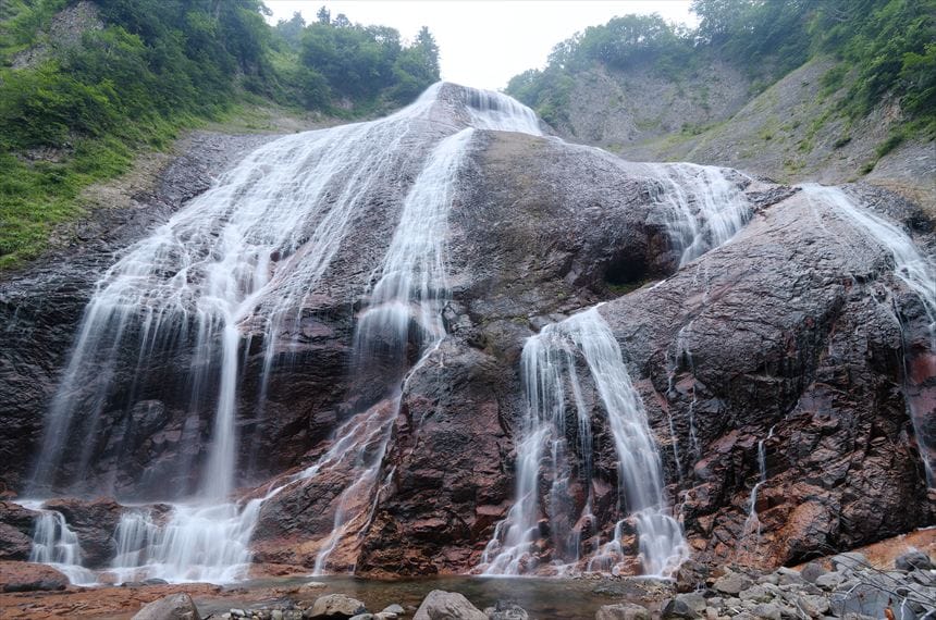 滑川大滝の滝壺近くからの眺め