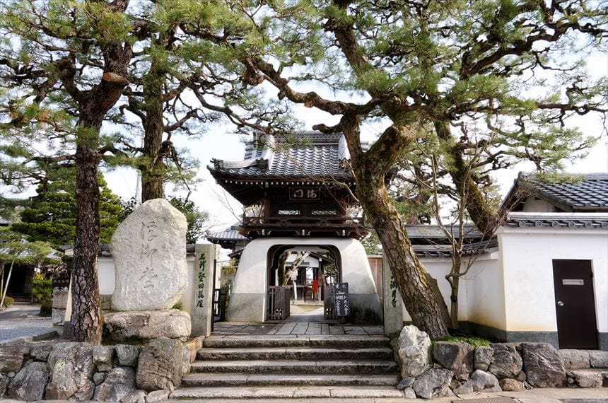 満月寺浮御堂の門