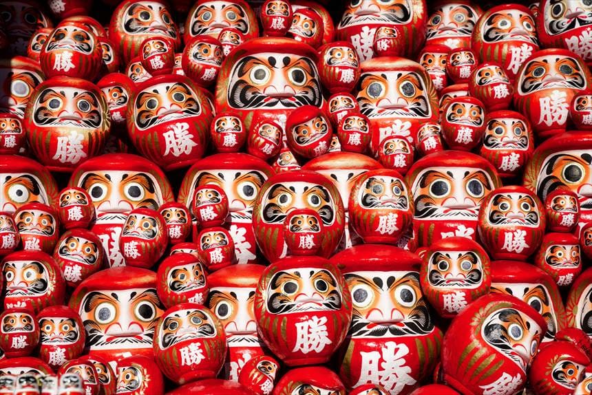 勝ちダルマ奉納所