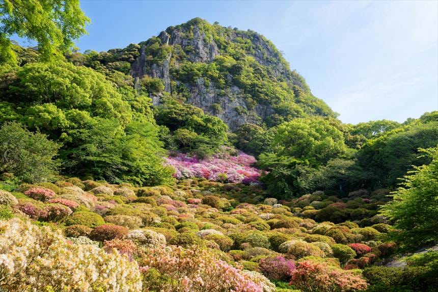 御船山を借景にした池泉回遊式
御船山楽園　