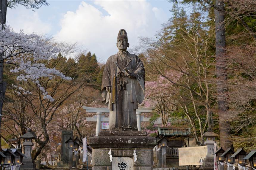 松平定信公の石像