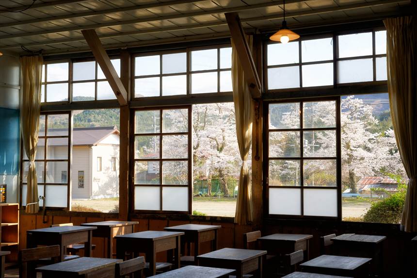 旧上岡小学校
教室から見た校庭