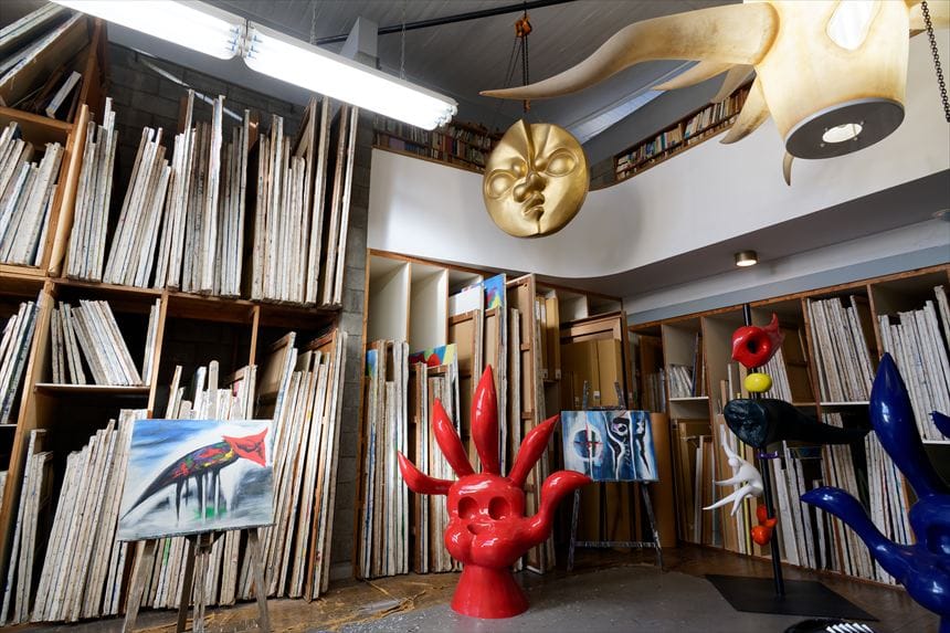 岡本太郎記念館の公開されているアトリエ（広角）