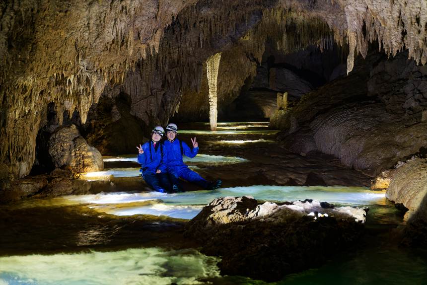 リムストーンケイブ最深部で記念撮影