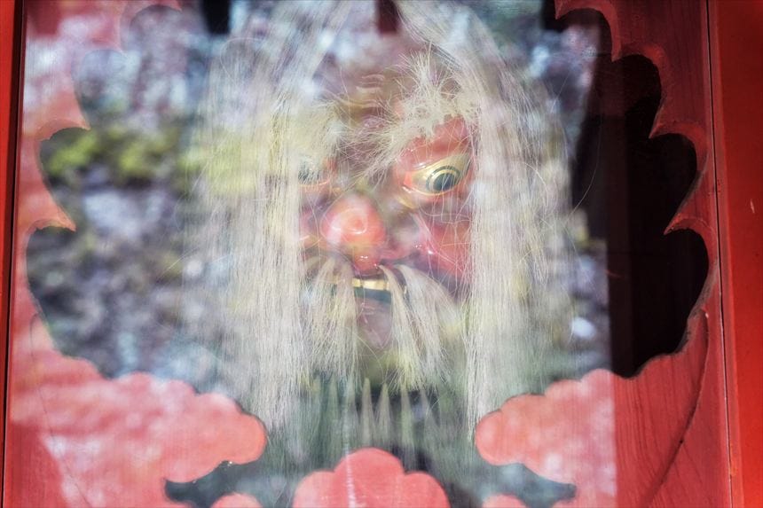 妙義神社　天狗社のちょっと怖い天狗のお面